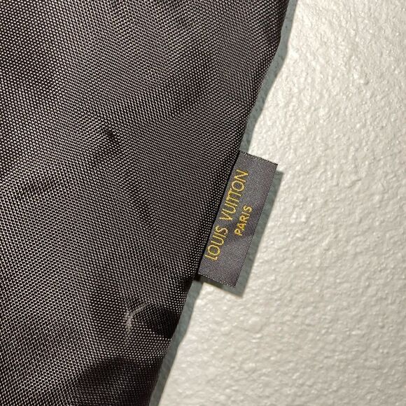 Louis Vuitton garment bag with hanger - Picture 3 of 13